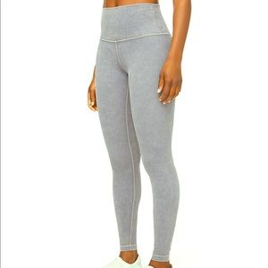 Wunder Under High-Rise Tight Snow Washed 28"